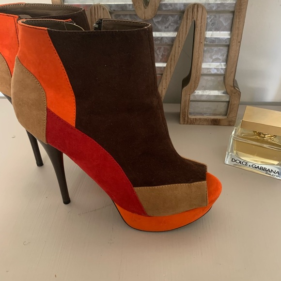 👠‼️🔥Multi-Colored Booties‼️🔥 - Picture 2 of 3